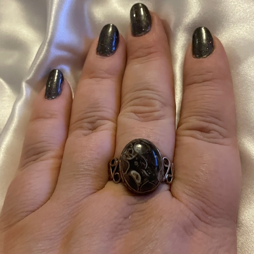 Fossil Stone Ring 8.5 Sterling Stamped 925 - Picture 5 of 6